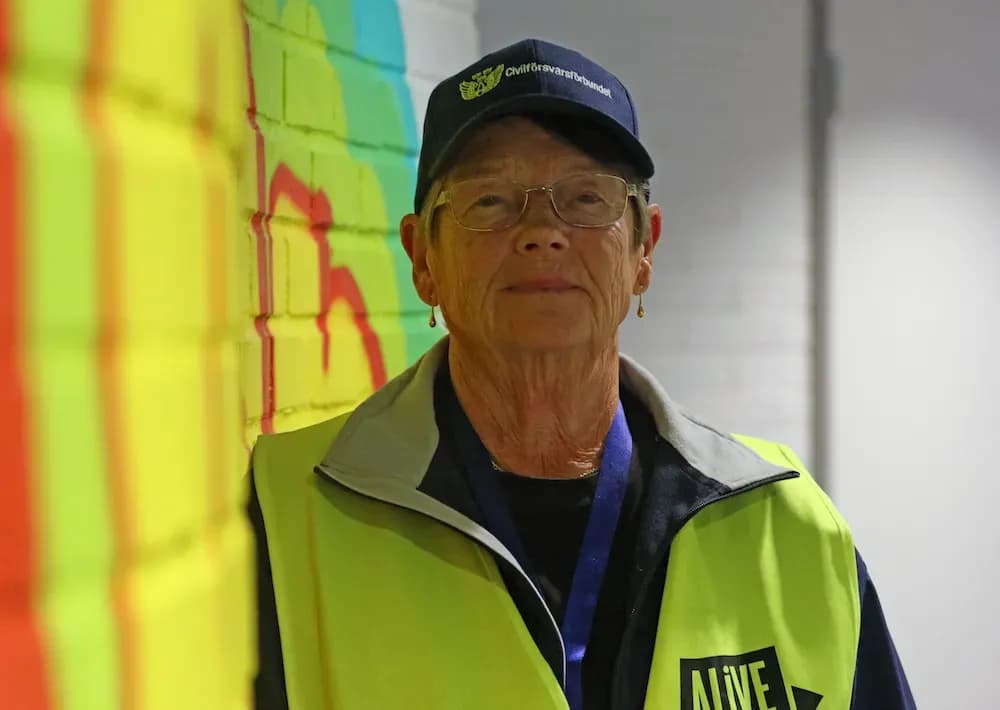 80-årige Britt älskar funktionärslivet